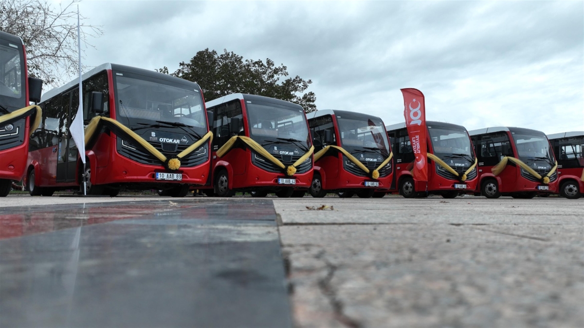 Balıkesir Büyükşehir Belediyesi'nden Bandırma'ya dev ulaşım yatırımı: 55 yeni otobüs!