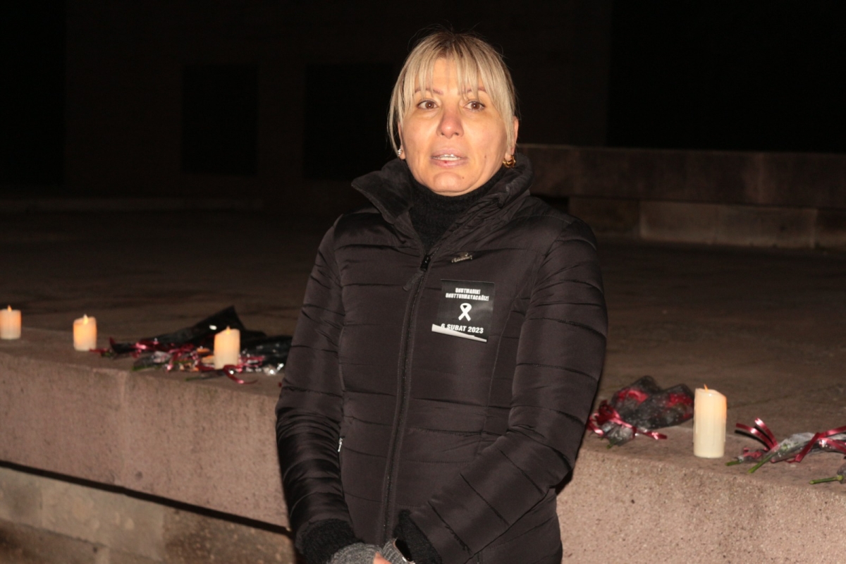 6 Şubat depremlerinde hayatını kaybedenler Atatürk Anıtı'nda anıldı