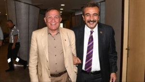 CHP'de istifalar sürüyor! Seyhan Belediye Başkanı Akif Kemal Akay, CHP'den istifa etti