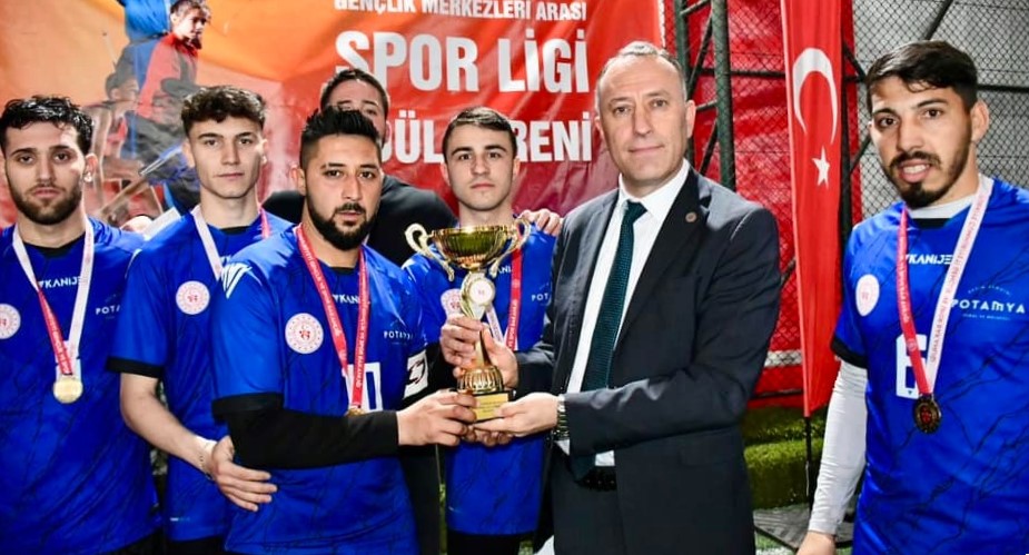 Gençlik Ligi Futbol Turnuvası’nda kazanan Manyas oldu!