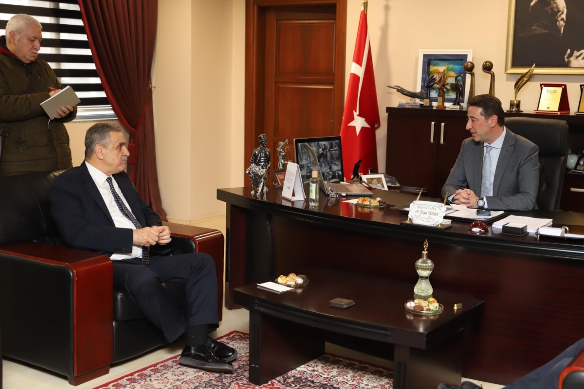 Ak Parti Bandırma Belediye Başkan Adayı Cemal Öztaylan, Bandırma Belediye Başkanı Tolga Tosun'u ziyaret etti.