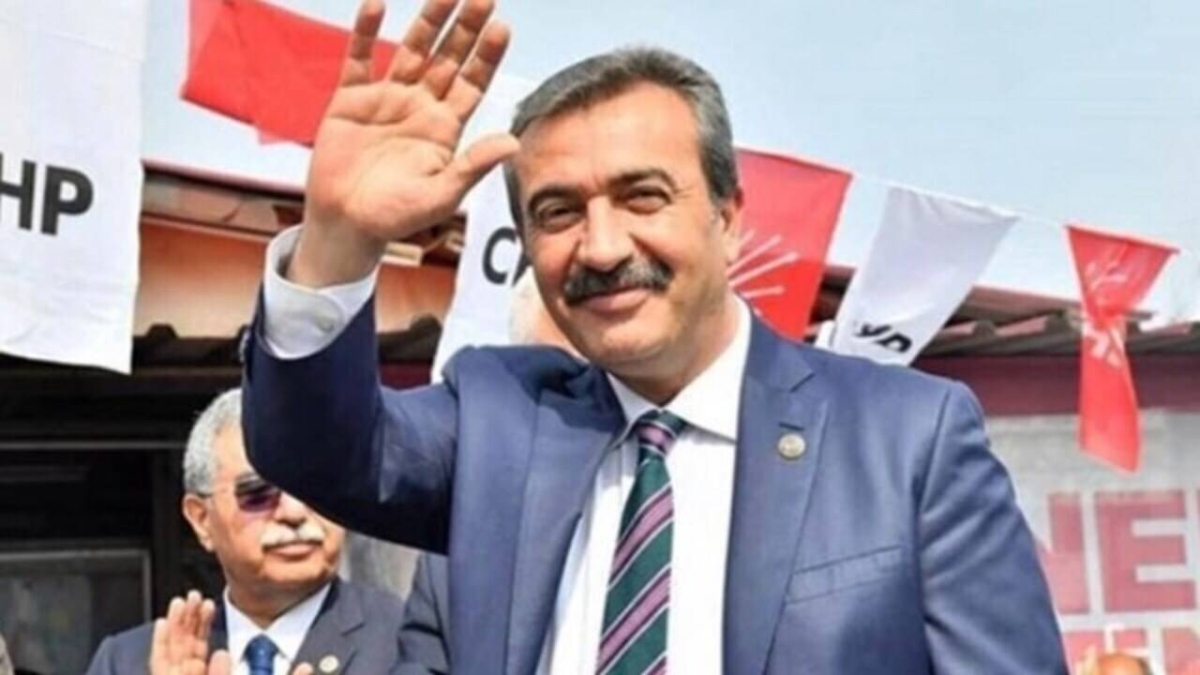 CHP'de ardı ardına istifalar! Çukurova Belediye Başkanı Soner Çetin CHP’den istifa etti!