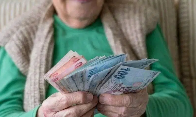 CHP'den emeklilerin bayram ikramiyesi 15 bin TL olsun talebi
