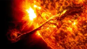 NASA'dan güçlü Güneş patlaması için uyarı! Elektrik ve iletişim kesintileri yaşanabilir!