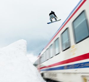 Snowboardcu Süleyman Atlı, Kars'ta tren üzerinden atlayışına nasıl hazırlandığını anlattı