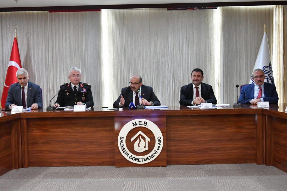Balıkesir'de 'Seçim Güvenliği' toplantısı gerçekleştirildi.