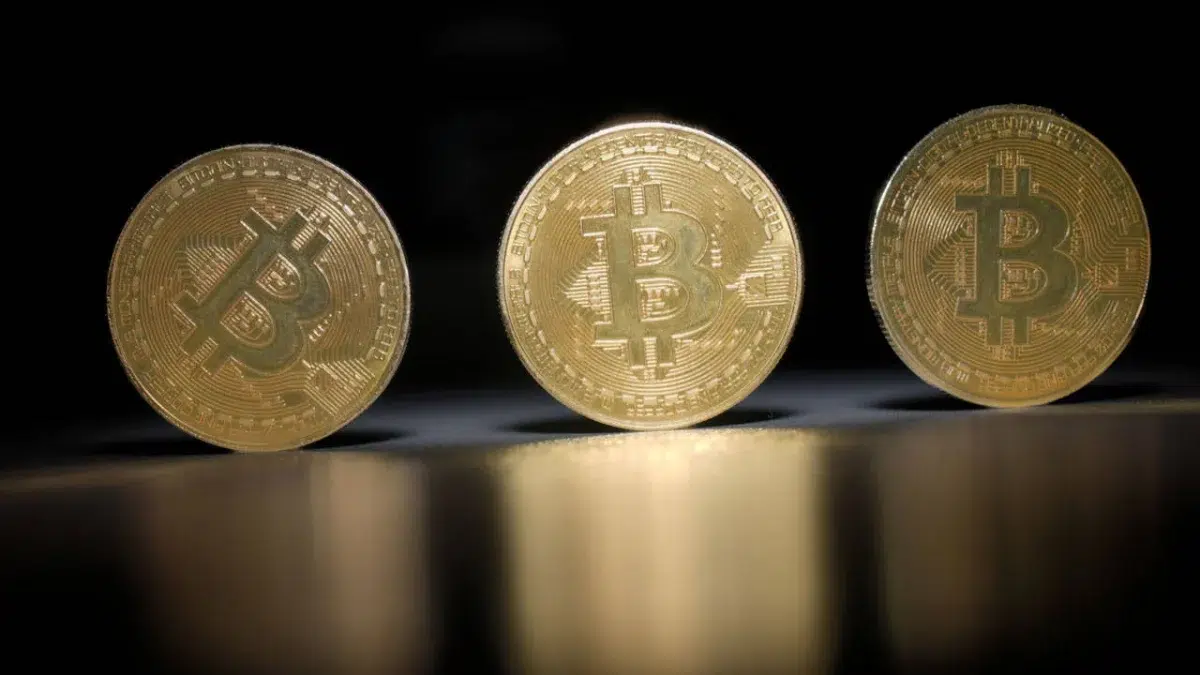 Bitcoin, 71 bin doları aşarak tüm zamanların rekorunu kırdı