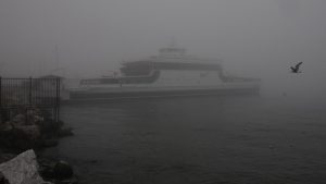Balıkesir'in adalarına ulaşımda sis engeli!
