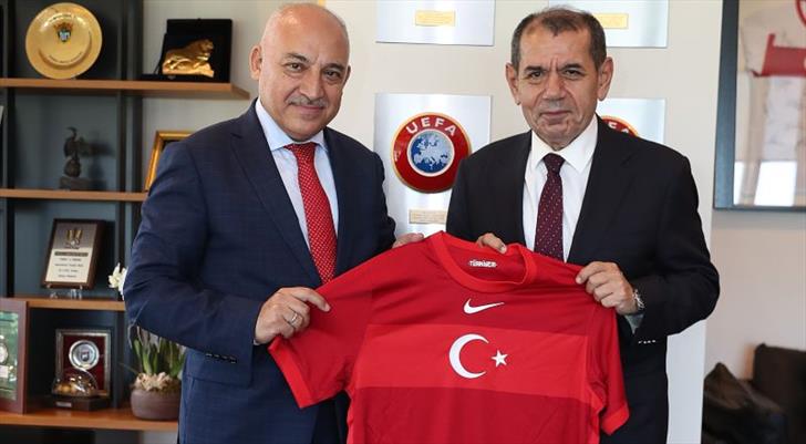Galatasaray Kulübü, TFF ve kurullarını bir kez daha istifaya çağırdı