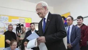 CHP Eski Genel Başkanı Kemal Kılıçdaroğlu yerel seçimler için oyunu kullandı