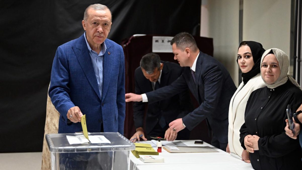 Cumhurbaşkanı Erdoğan yerel seçimler için oyunu kullandı