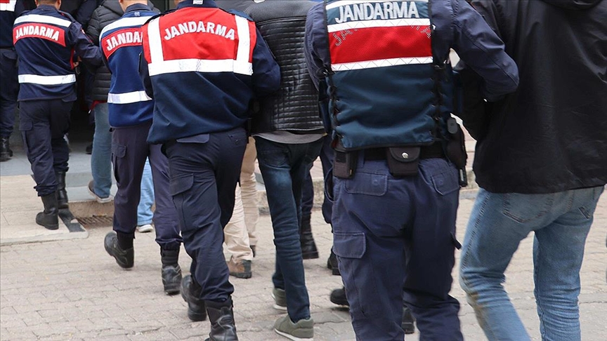 Yunanistan'a kaçmaya çalışan 14 terör örgütü üyesi yakalandı