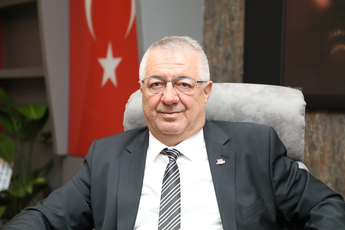Edremit Belediye Başkanı Mehmet Ertaş'tan 23 Nisan mesajı