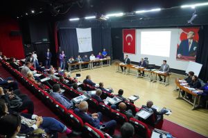 Yeni dönemin ilk Ayvalık Belediyesi Nisan Ayı Olağan Meclis Toplantısı, Vural Sineması Nejat Uygur Sahnesi’nde gerçekleştirildi.