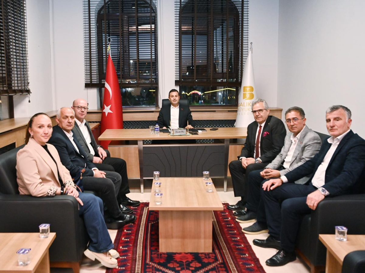 Ahmet Akın, Bandırma'da Güney Marmara Hizmet Binası'nı ziyaret etti