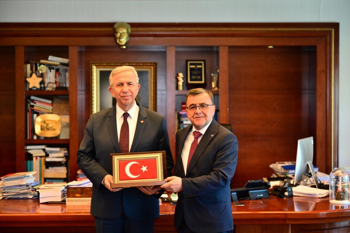 Altıeylül Belediye Başkanı Hakan Şehirli, Mansur Yavaş'ı ziyaret etti