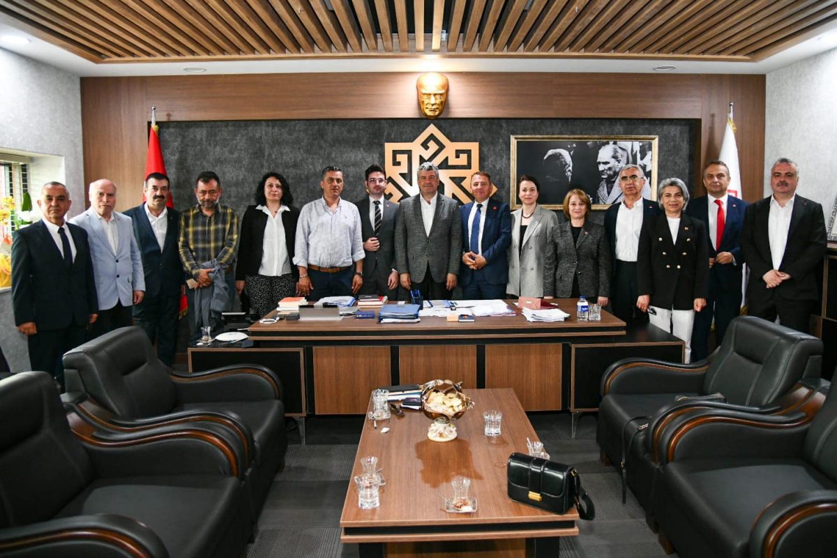 CHP Karesi Meclis Üyelerinden ÇYDD'ye Mesut Akbıyık adına bağış