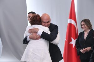 Turhan Çömez'den Meral Akşener'e veda!