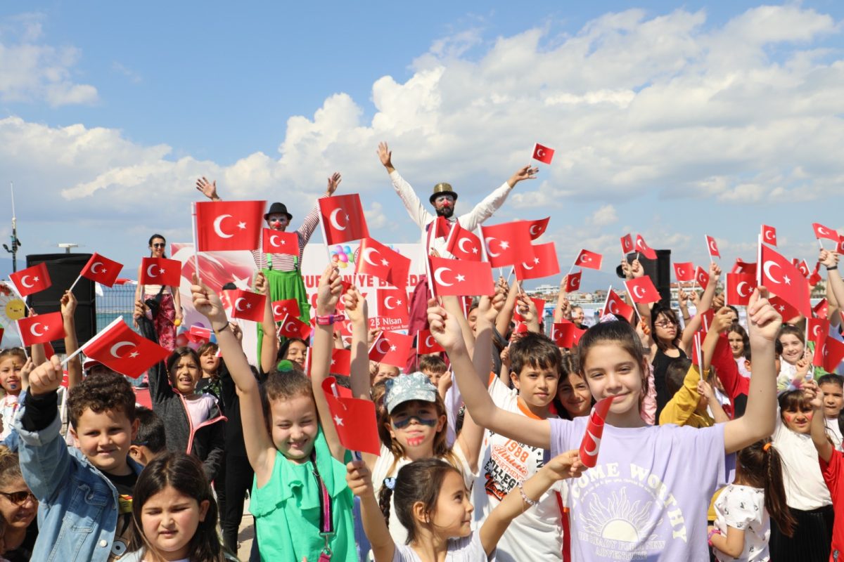 Çocukların bayramı '23 Nisan' Burhaniye'de doyasıya kutlanacak