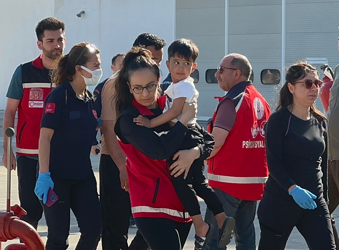 Antalya'daki teleferik kazasında 19 kabindeki 137 kişi kurtarıldıAntalya'daki teleferik kazasında 19 kabindeki 137 kişi kurtarıldı