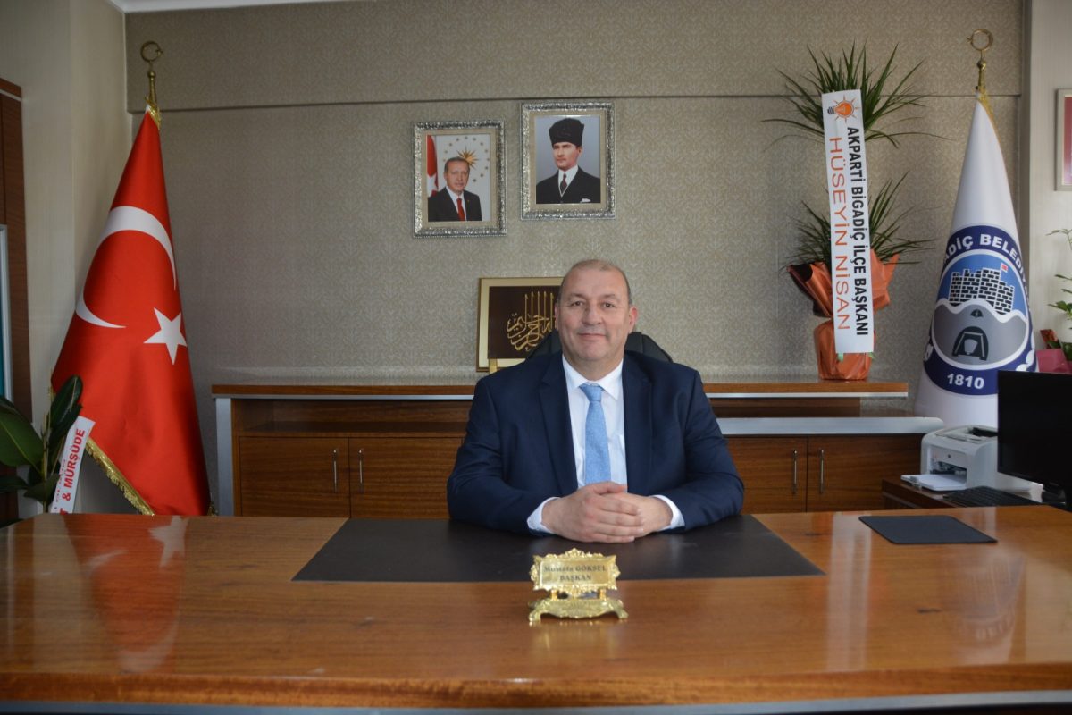 Bigadiç'te Mustafa Göksel Belediye Başkanlığı görevini devraldı