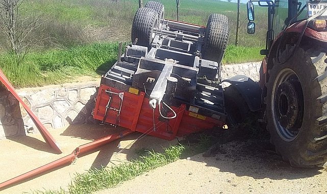 Kepsut'ta traktör ve kamyonet çarpıştı! Kamyonetin sürücüsü yaşamını yitirdi!