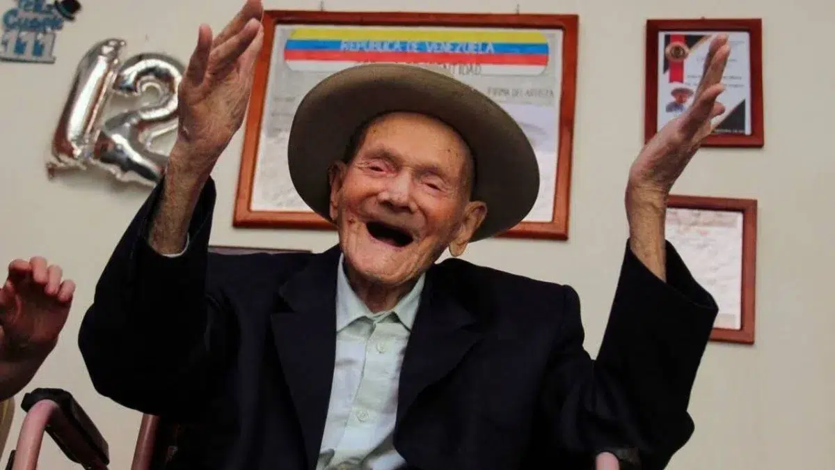 Dünyanın en yaşlı erkeği 114 yaşında hayatını kaybetti