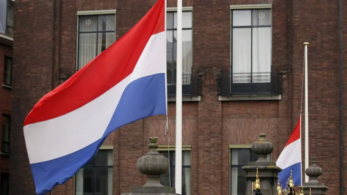 Hollanda, Tahran ve Erbil'deki temsilciliklerini halka kapatacak