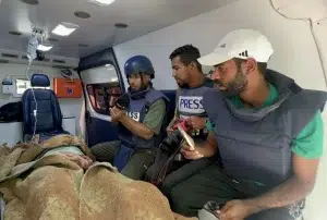 İsrail ordusu gazetecilere saldırdı: TRT kameramanı yaralandı!