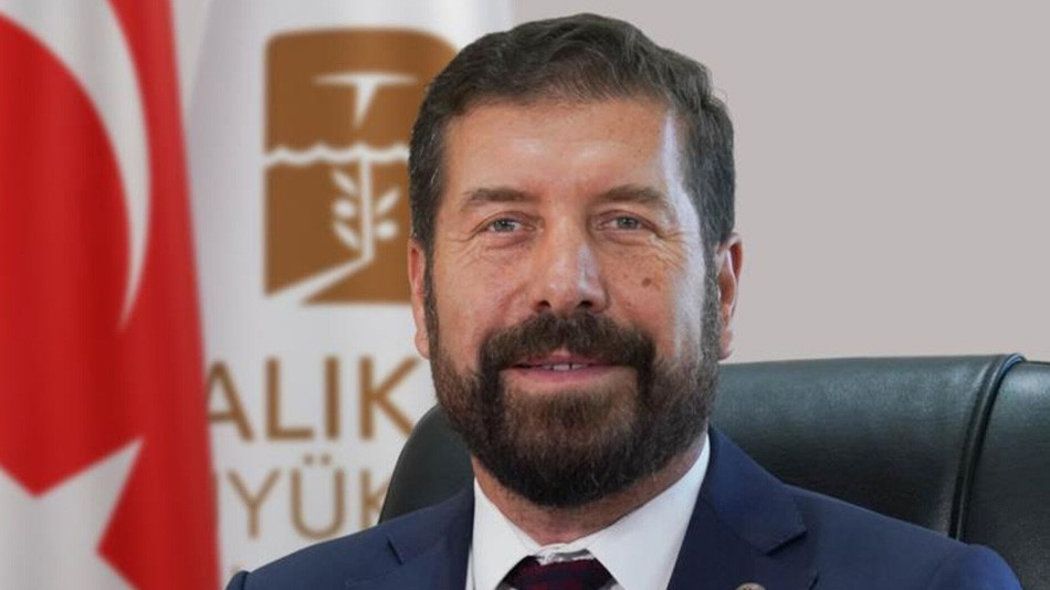 CHP'den 'Aç Türkler' paylaşımı yapan eski Sındırgı Belediye Başkanı Ekrem Yavaş'a sert sözler!