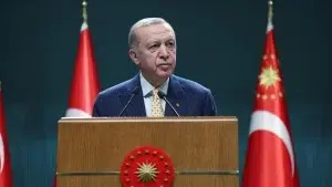 Cumhurbaşkanı Erdoğan Gayrettepe'deki yangınla ilgili Bakan Yerlikaya'yı arayarak bilgi aldı