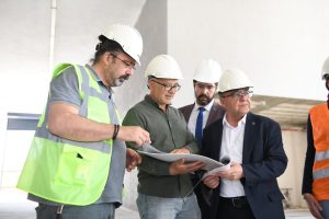Altıeylül Belediye Başkanı Hakan Şehirli, projelerin inşaat sürecini yerinde inceledi