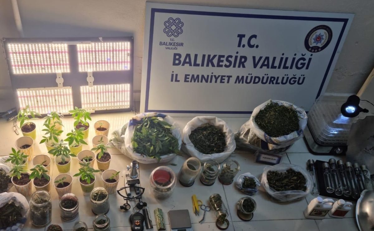 Erdek'te 2 şüpheli uyuşturucu ticareti iddiasıyla yakalandı