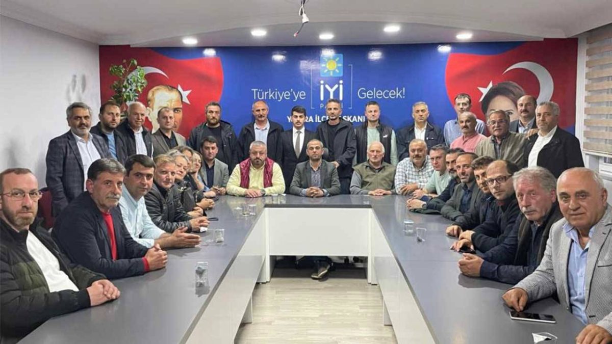 İYİ Parti İlçe Teşkilatı topluca istifa etti!
