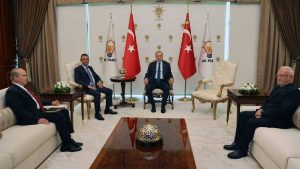 Özel-Erdoğan görüşmesinde boş sandalye detayı
