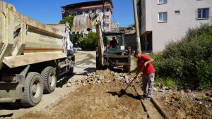 Edremit Belediyesi yol çalışmalarına hız verdi